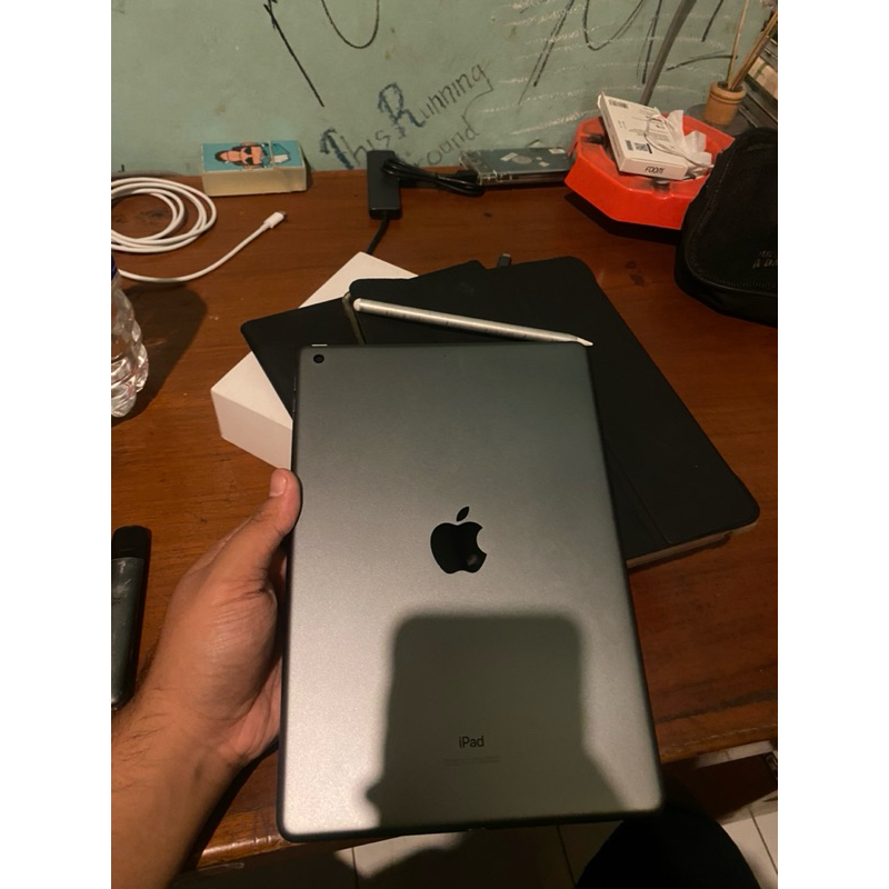 BEKAS | iPad - 8th Generation ( Wi-Fi Only, 128GB)