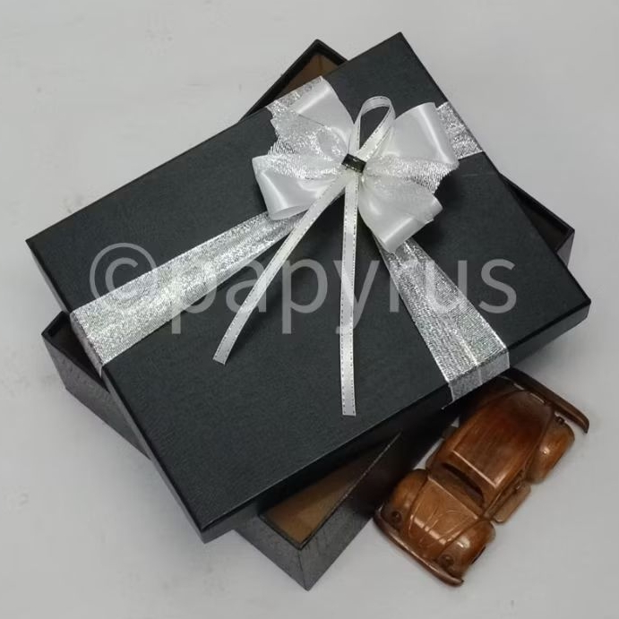 

PAPYRUS 20x25 Tinggi 5cm Kotak Kado Gift Box V2
