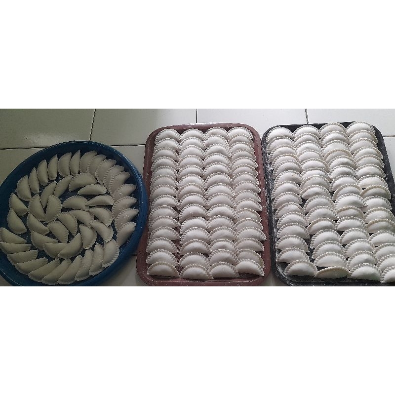 

cireng isi ayam suir (isi 8pcs) cemilan makan pedas jajanan kekinian