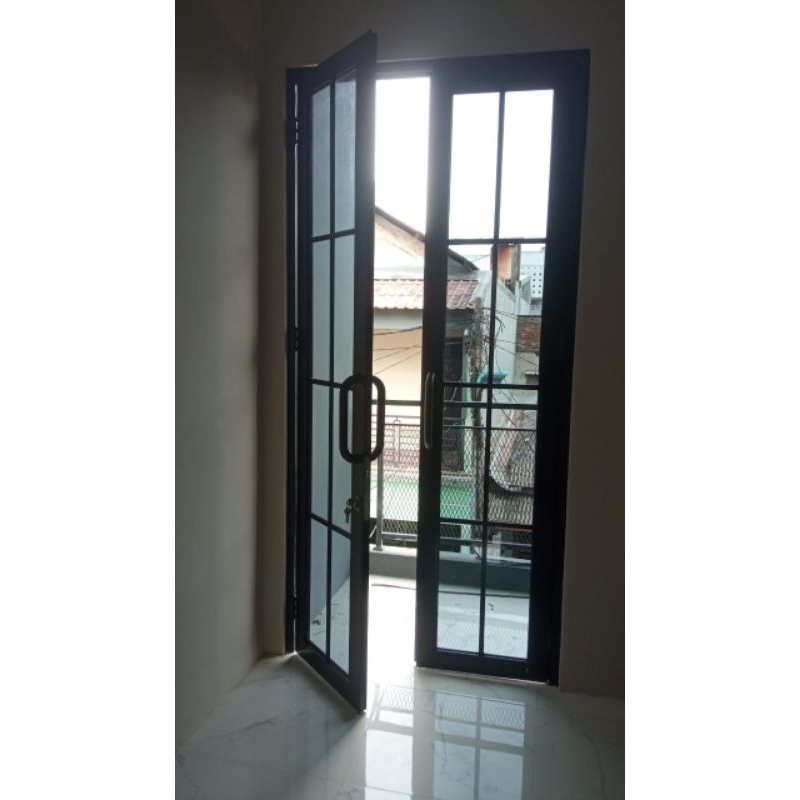 kusen+Pintu Aluminium Swing Ornamen Dua Daun Bisa Custom ukuran Free packing kayu