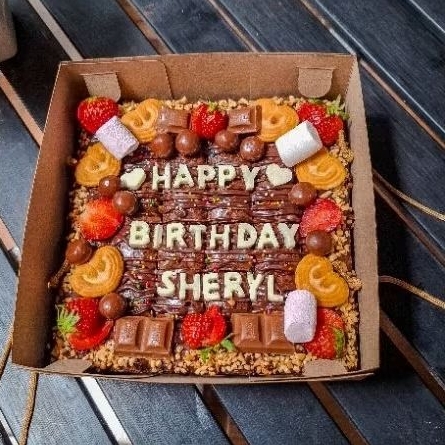 

BROWNIES CAKE ULANG TAHUN/HAMPERS BIRTHDAY