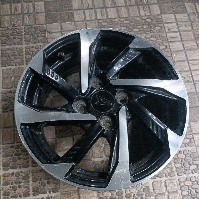 velg pelek oem original Daihatsu Sigra facelift ring 14 2018-2024 cocok untuk upgrade tahun dibawah 