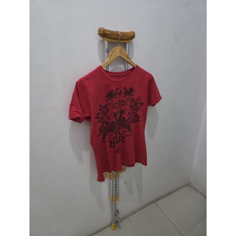 Coconut Island Red Limited tee. Retro Edition. 100% original. Size S. baju kaos santai warna merah u