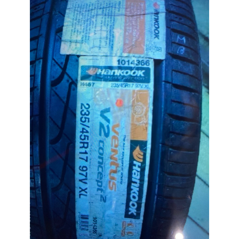 Ban Hankook Ventus V2 235/45 R17 (2018)