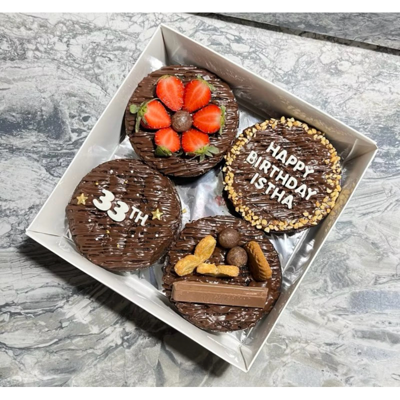 FUDGY BROWNIES PANGGANG ULANG TAHUN