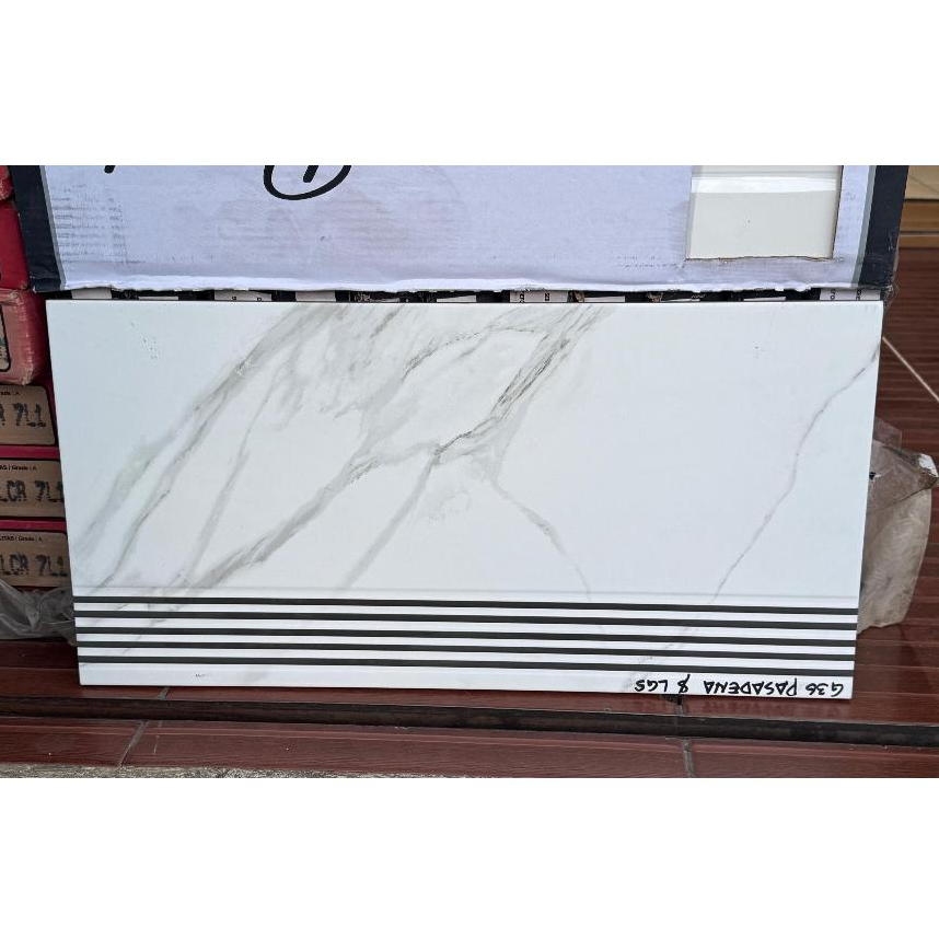 KERAMIK TANGGA 30X60 STEPNOSING MOTIF KAYU / MOTIF CARRARA KERAMIK ATHENA 30X60 ANTISLIP PERUNTUKAN 