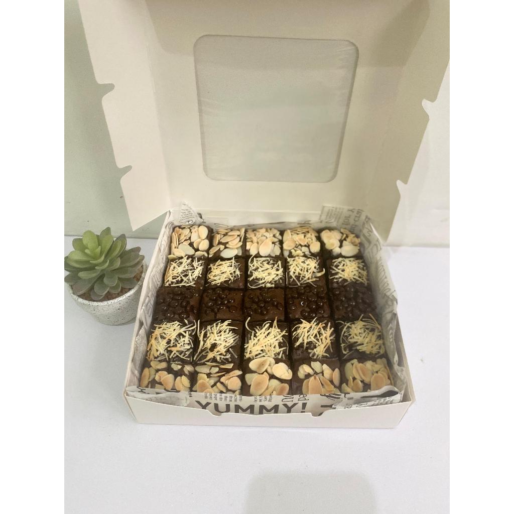 

fudgy brownies| fudgy brownies large| fudgy brownies topping