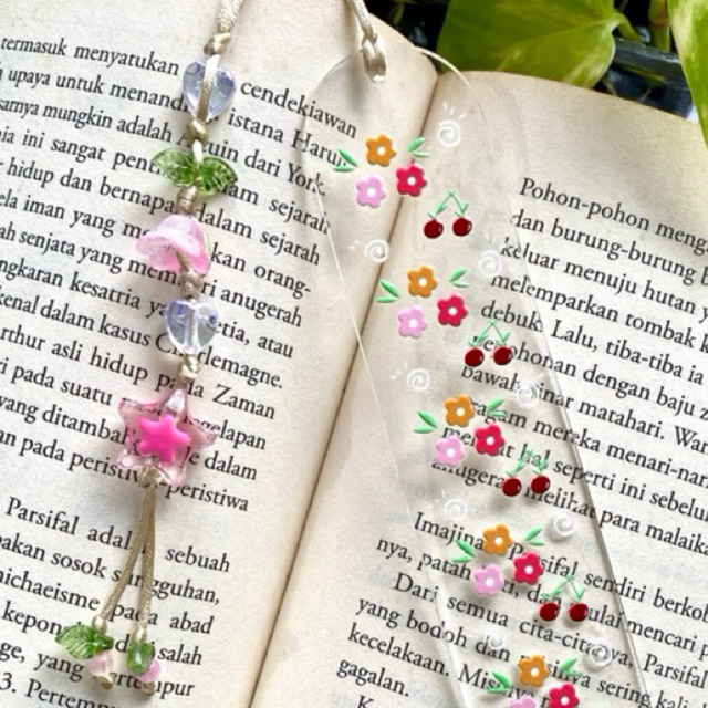

Acrylic Bookmark “FLORAL” - Pembatas Buku Akrilik desain unik (uk. 3cmx15cm)