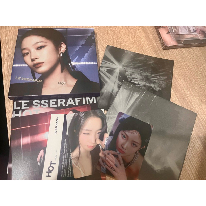 [READY] Album Lesserafim Hot Compatc Ver
