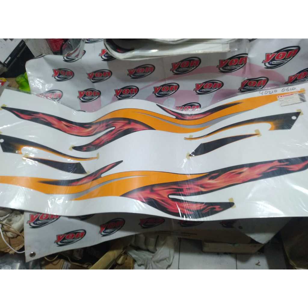 Pattern Stiker Set Kuning Kawasaki ZX130 (40210-0610)