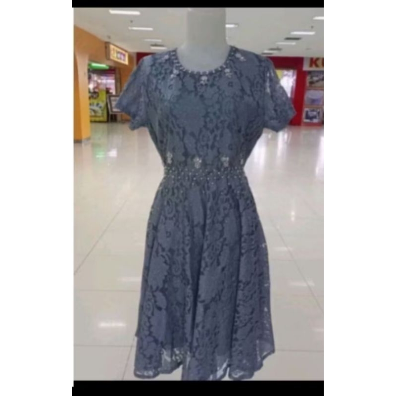 2571:2588 MIDI DRESS KHUSUS WARNA ABU SILVER BAHAN FULL BROKAT GLITTER SLETING BELAKANG LENGAN KIPAS