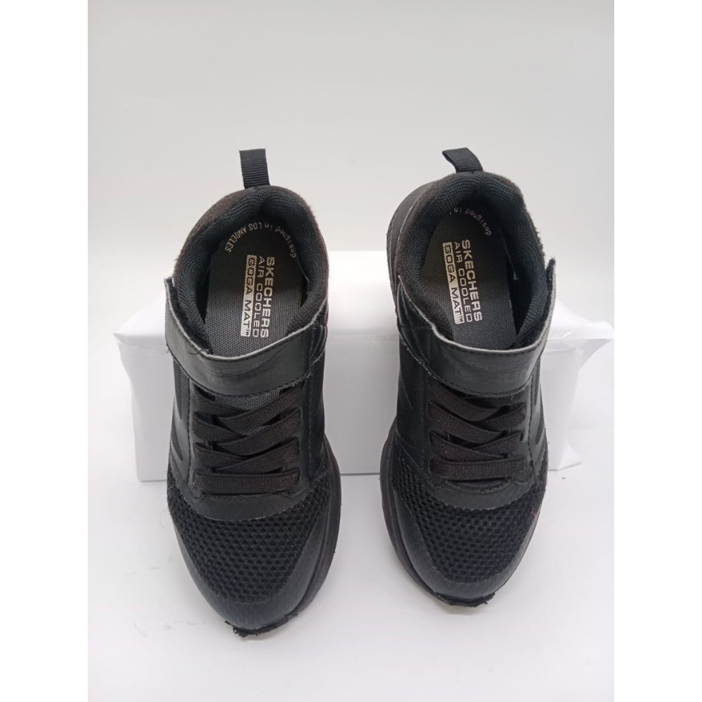 Sepatu Anak Skechers Go Run Fast Boy's Lifestyle Shoes - Black Like New