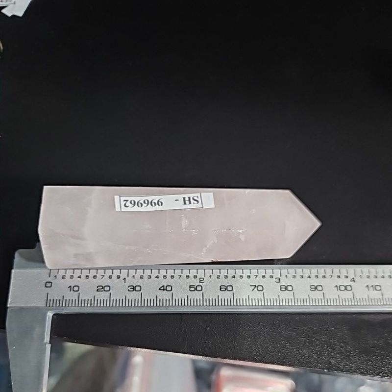 ROSE QUARTZ MADAGASCAR  POINT BATU ASLI