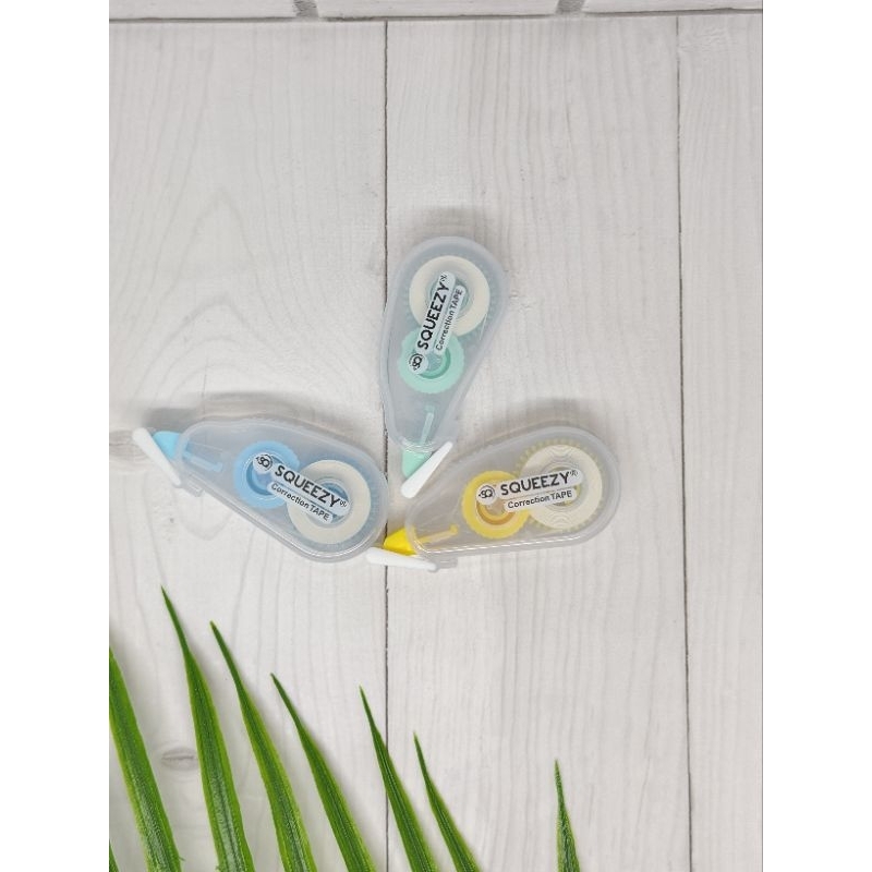 

Correction Tape Squeezy 4m x 6pcs 1 set isi 6 CT-SQ05/CT-SQ04