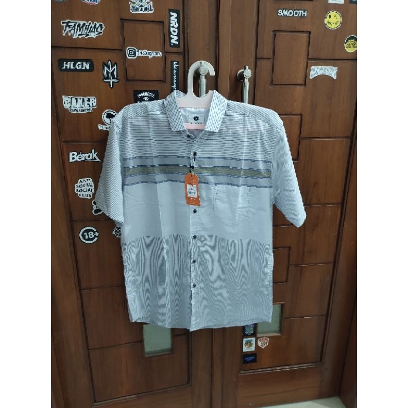 Kemeja Pria Luxton Abu-Abu Motif Garis Ukuran XL, 100%Original & Murah