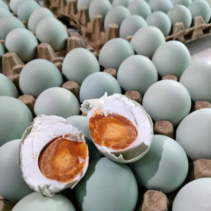 

Telur asin asli brebes sehat dan bergizi sudah matang dan masir isi 10butir