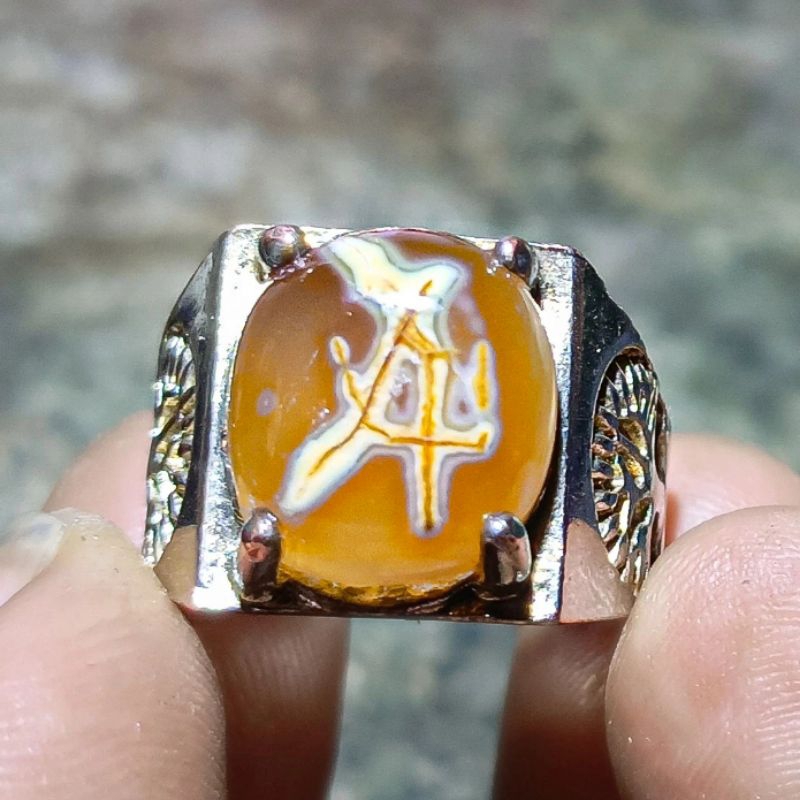 Asli Batu Cempaka Madu Motif Huruf 1,4cm Ring.9