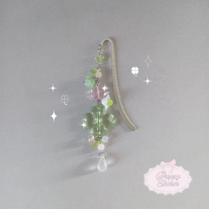 

clover beaded bookmark ｡°‧ | pembatas buku manik-manik semanggi, pembatas novel, pembatas komik