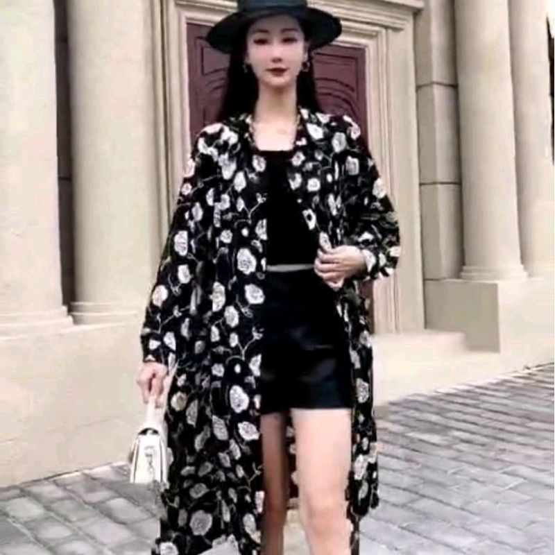 Kemeja Wanita Tunik Model Lengan Panjang Motif Bunga-Bunga Sutra Elegan dan Feminin - Kain, Baju, Ca