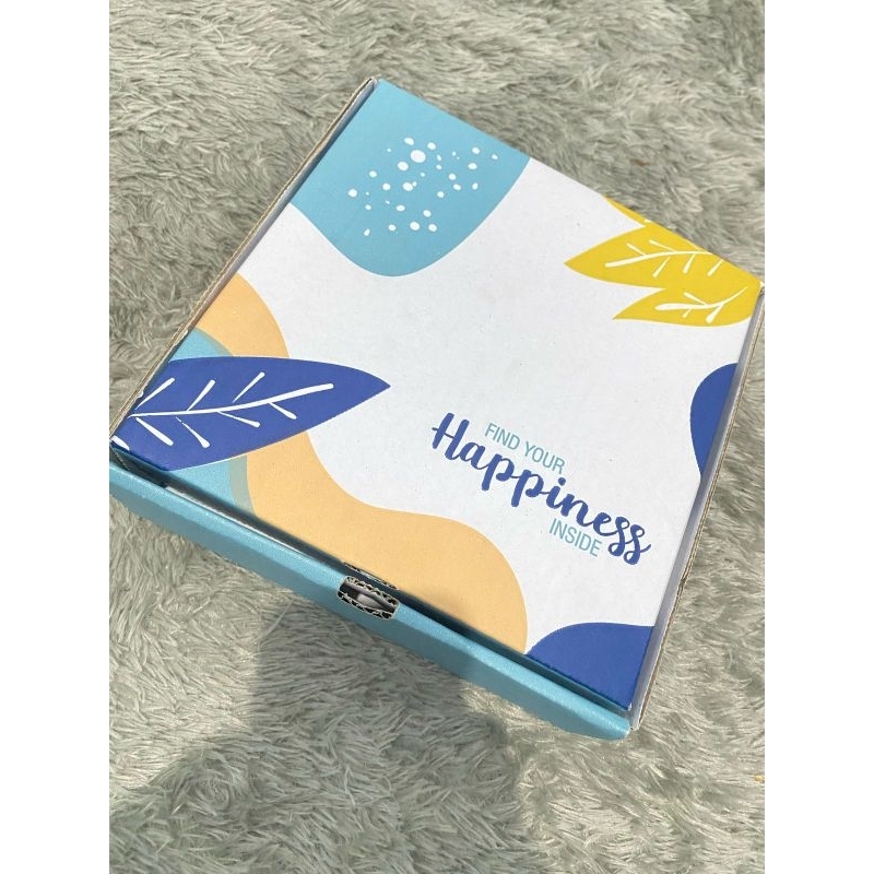 

Box Hampers Aesthetic 20x20x7 cm – Kotak Kado Ulang Tahun - Cocok untuk Kado & Parcel - Packaging Cantik & Kokoh