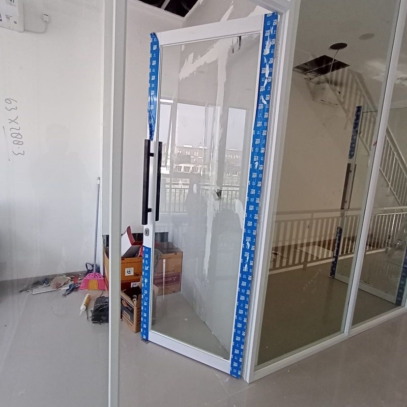 pintu swing aluminium kaca