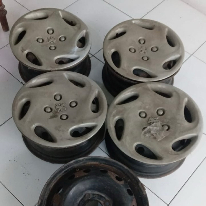 PRELOVED - Velg Kaleng & Wheeldop Original Peugeot 206