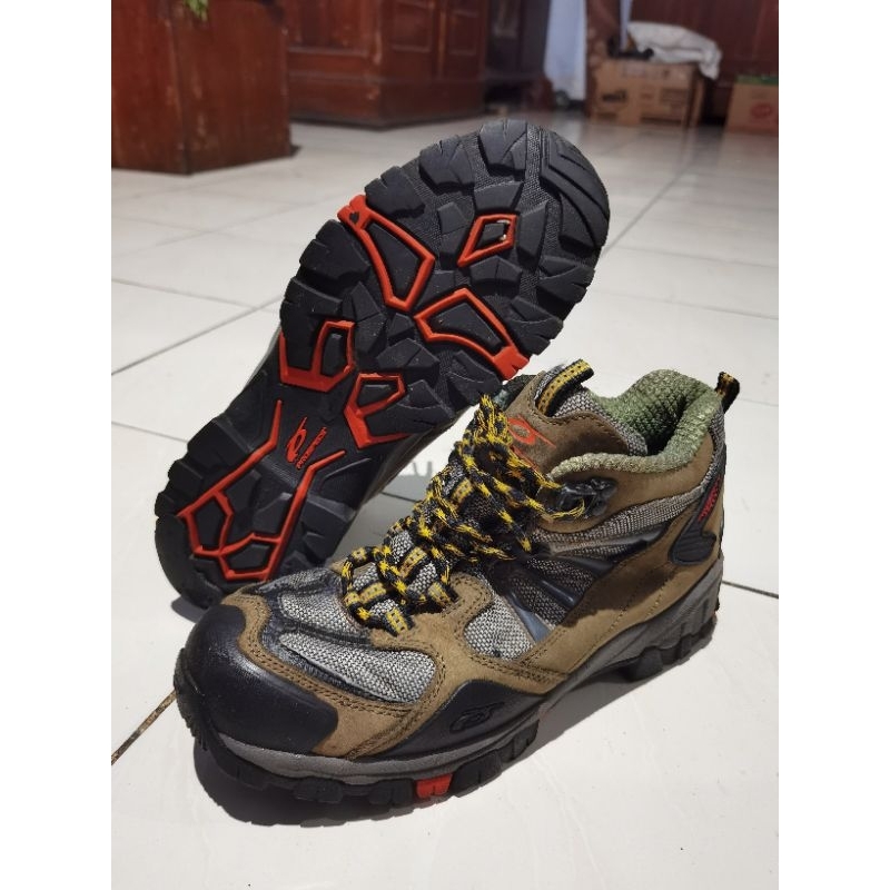Sepatu Gunung PROSPECS 40.5