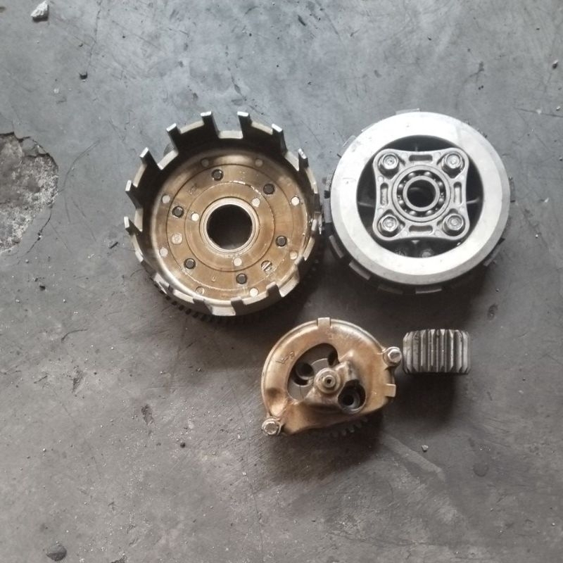 rumah kopling/house kopling,tempat kampas kopling +pompa oli megapro neotech, megapro lama, megapro 