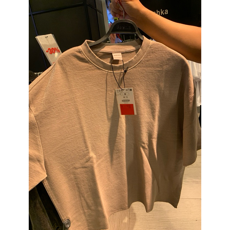 kaos oversize bershka