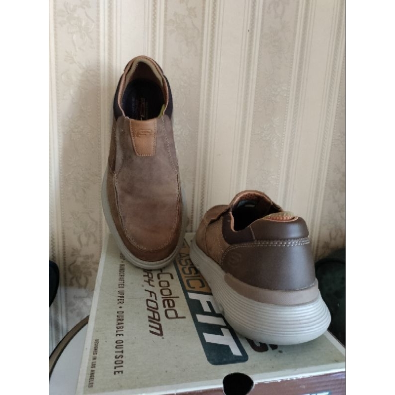 Preloved Skechers Classic Fit Dark Brown