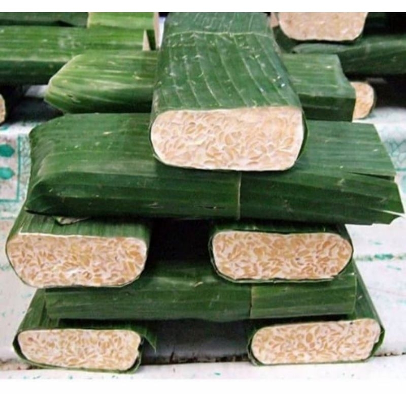 

Tempe 1 Potong Besar daun Pisang