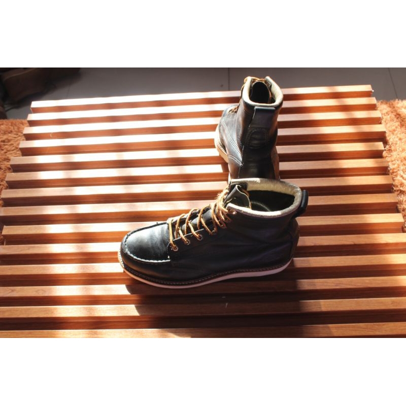 Sepatu boot kelas berat USA" Thorogood" Upper kulit asli tebal kesan pemakaian, tapak moctoe vibram 