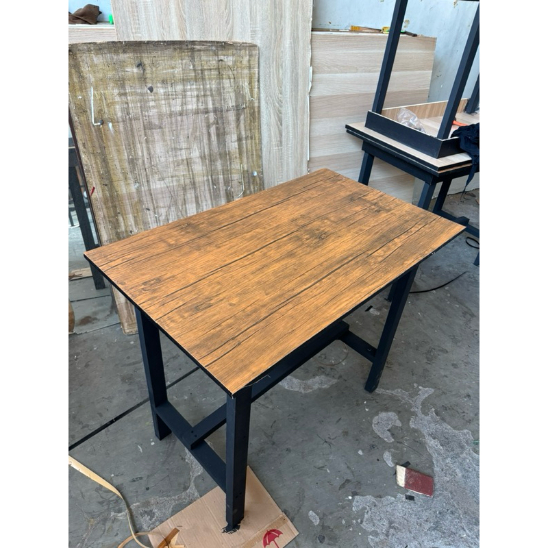 meja giras 100x60x75cm bahan kaki Kayu