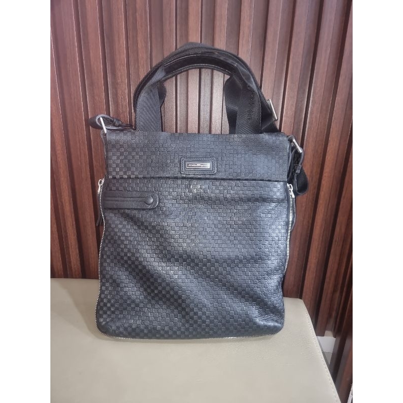 Tas Slingbag Salvatore Ferragamo Size Medium