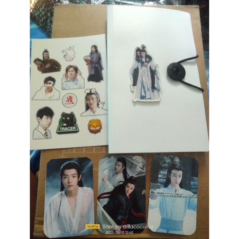 Album photocard + free stiker yizhan/wangxian+photocard 3 biji (random)