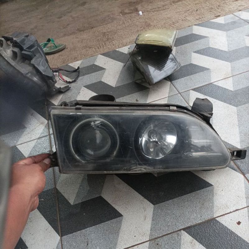 headlamp kanan great corolla