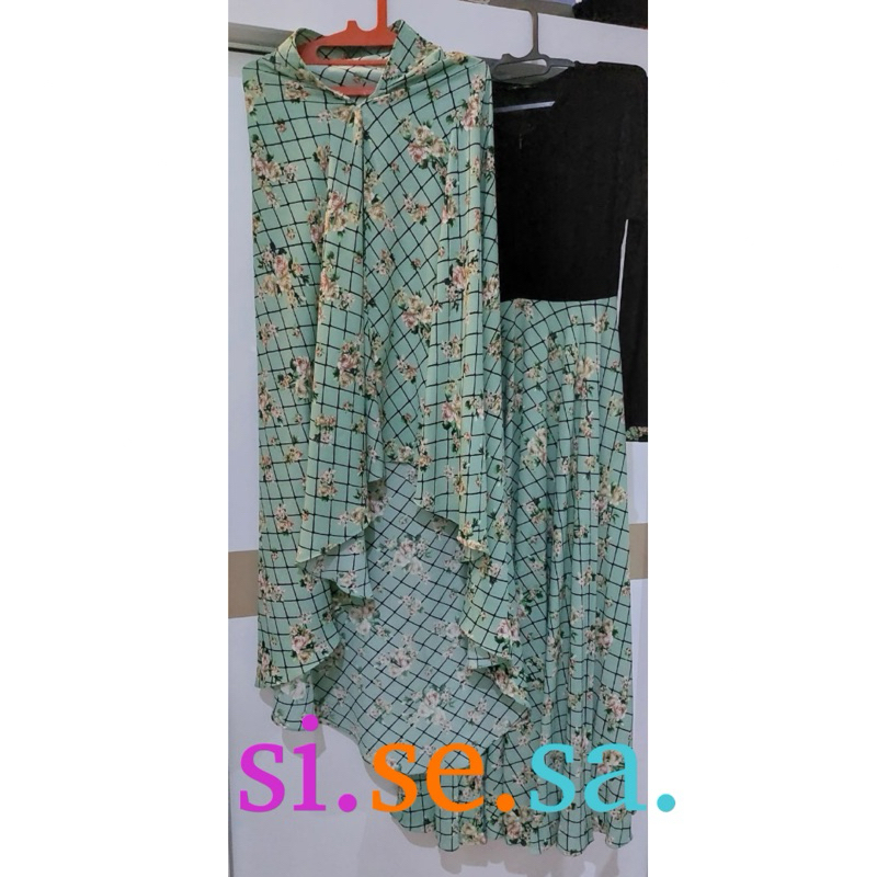 [PRELOVED] SISESA Set Khimar + Dress Hitam Sage Bunga