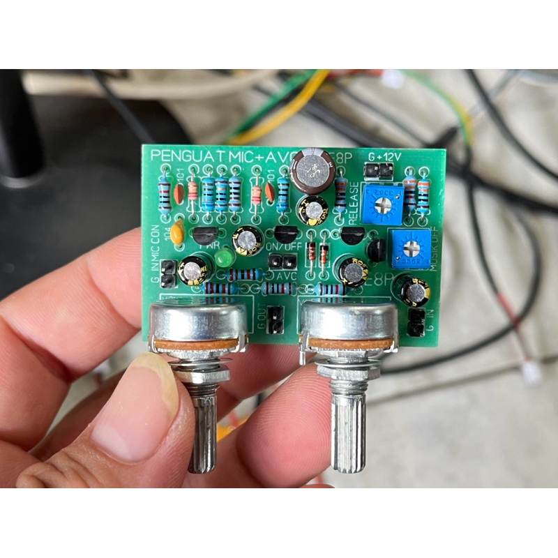 MONO PENGUAT MIC AVC AUTOMATIC VOCAL CONTROL AUTOMATIC VOLUME CONTROL