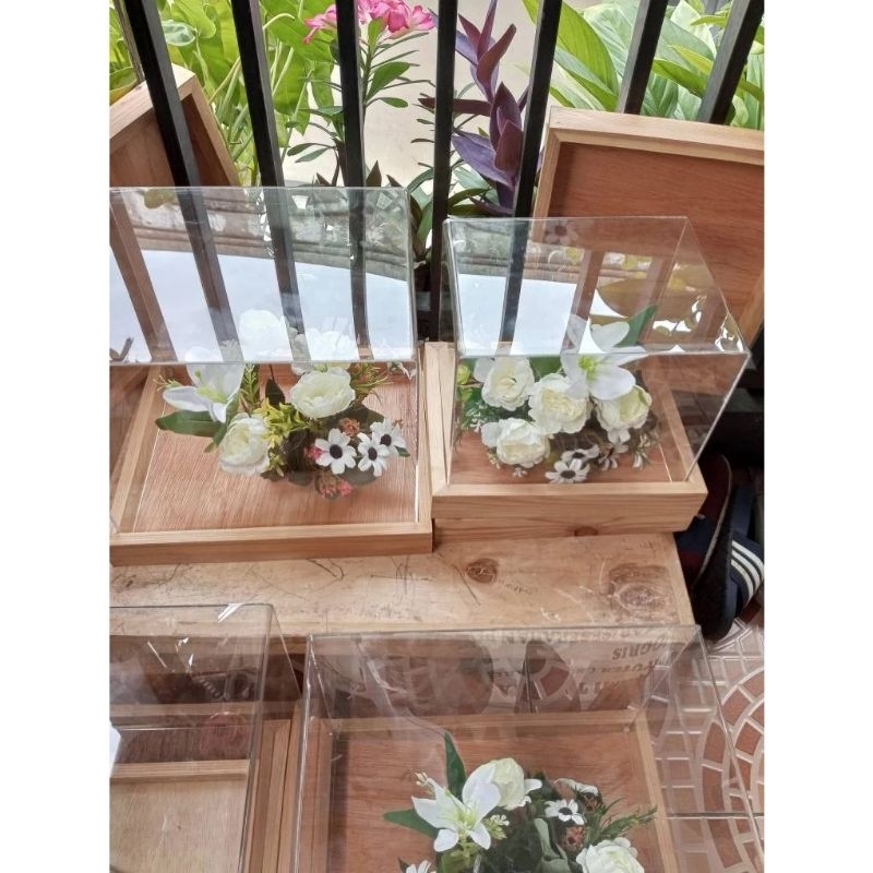 

Box souvenir hantaran pernikahan kayu jati Belanda 1 set isi 4 lengkap tutup mika hias siku murah mewah kekinian