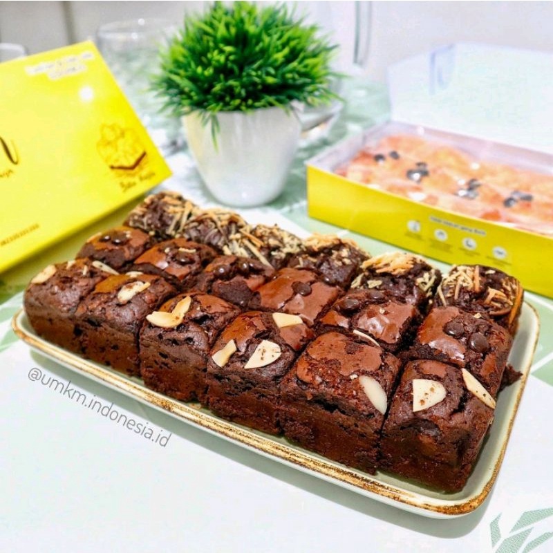 

Danish Fudgy Brownies 20x10 Panggang Nyoklat Banget by danishdapurcake