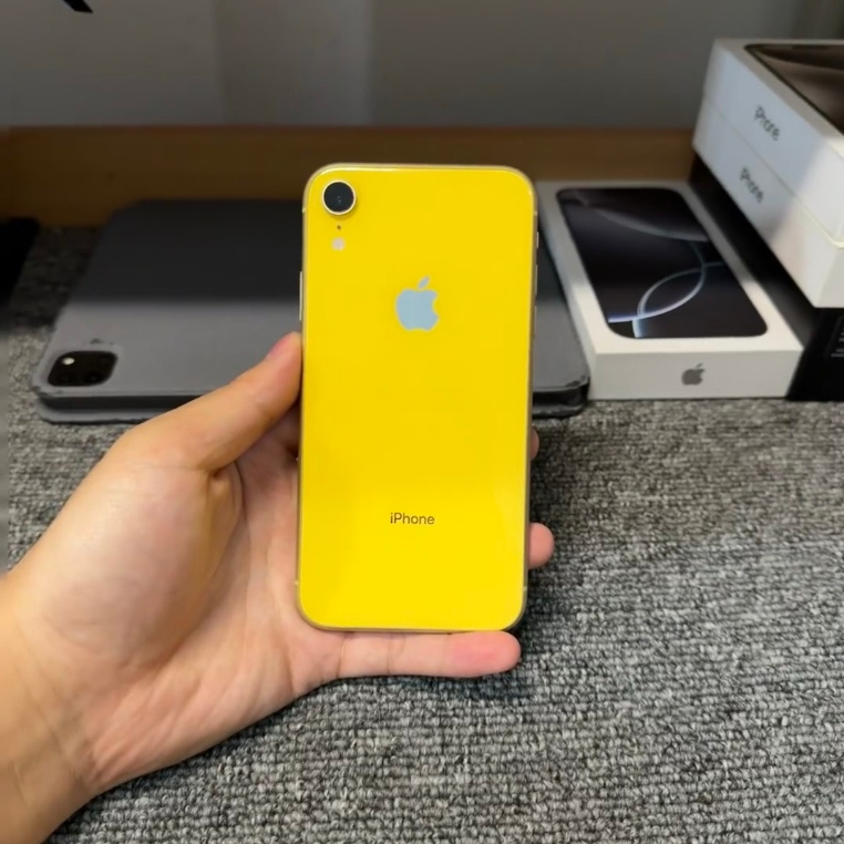 iPhone XR 64GB 128GB 256GB YELLOW second original seken mulus GOOD CONDITIONS