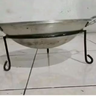 tatakan wajan /ampalan wajan /rak wajan/panci/teflon Besi Kitchenware