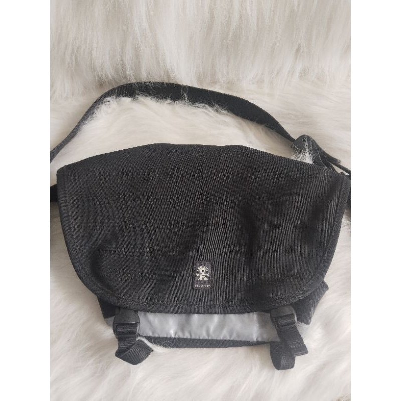 Preloved Crumpler The Hilman Hunter