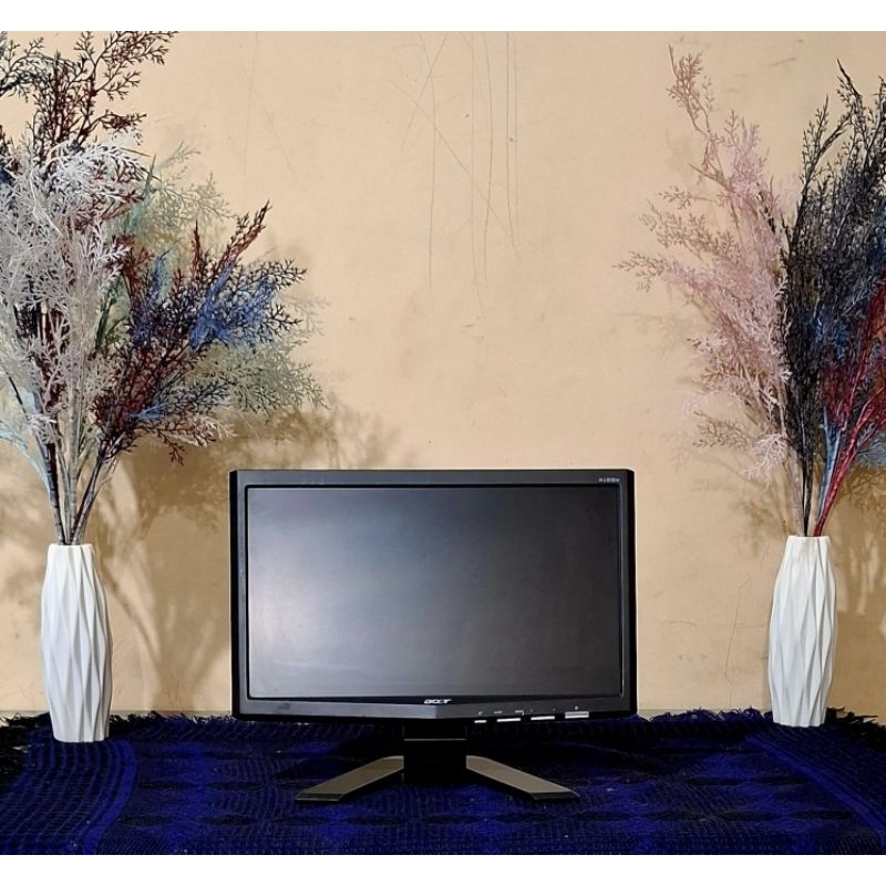 DIJUAL MURAH  MONITOR ACER 16 INCH  MULUS