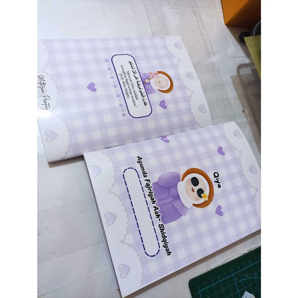 

Buku tulis custom nama dan karakter