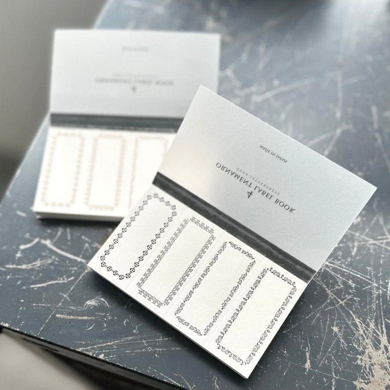 

Oeda Letterpress 4 Ornament Label Book