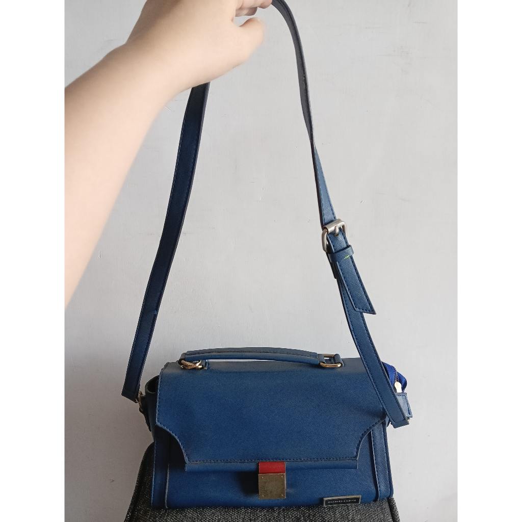 PRELOVED TAS WANITA l Tas Selempang Charles and Keith Biru Bekas/ Preloved Charles and Keith Biru/ T