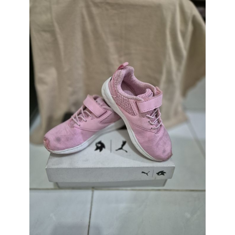 PRELOVED -- PUMA Anak Comet V Inf Pink white