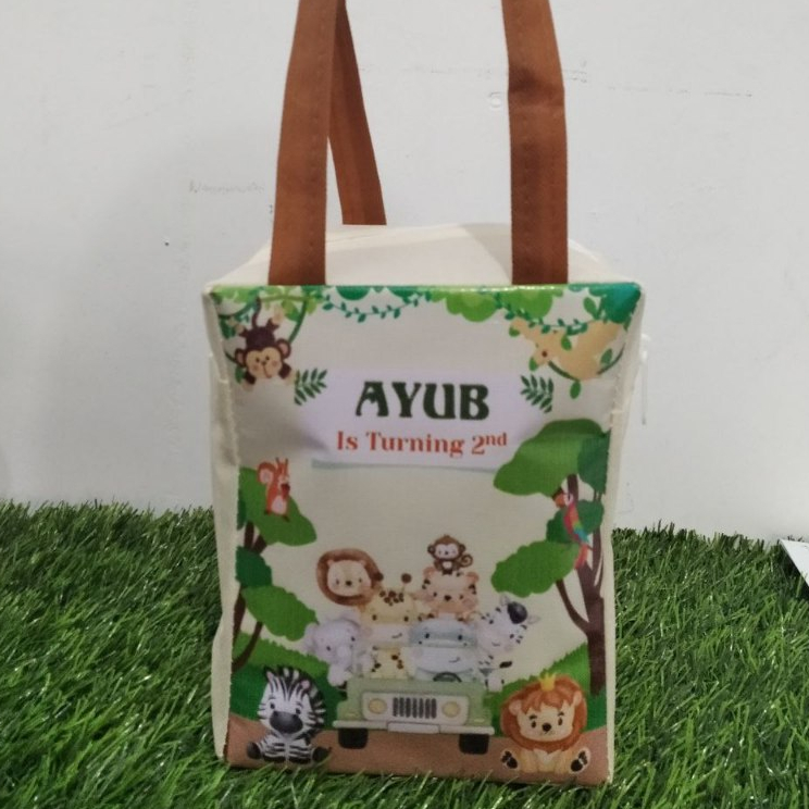 

[ 15 x 10 x 20 ] tas souvenir costum / tas resleting ulang tahun anak / custom tas ultah / goodiebag