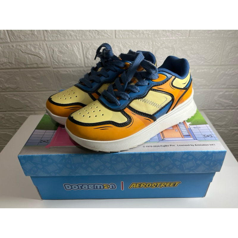 Sepatu Aerostreet edisi Doraemon (karakter Gian)